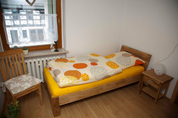 SCHLAFZIMMER / EINZELBETT - fewo-uweschlegels Webseite!