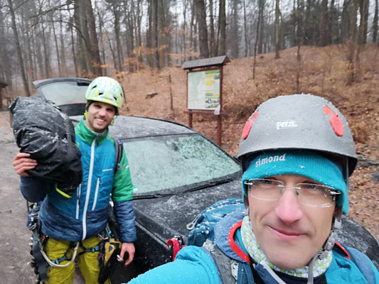 An diesem Tag war es knapp, der einzige Tag, wo es mal Regen gab, gleich mit Schnee vermischt, aber glücklicherweise nur die letzten 10 Minuten auf dem Rückweg zum Auto