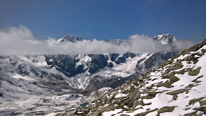 Ausblick beim Aufstieg kurz unterhalb des Gipfels der Hinteren Schöntaufspitze