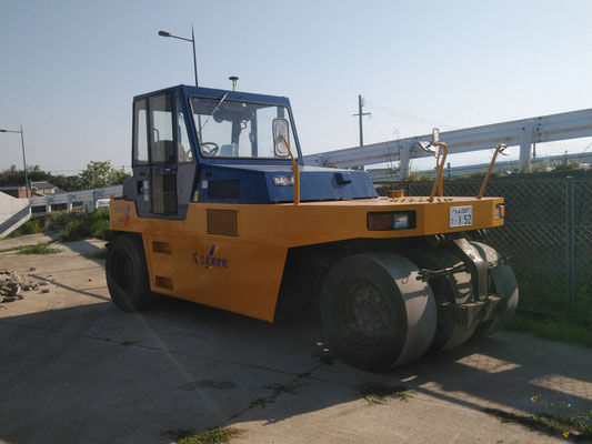TZ-600 10tタイヤローラー　TS・GNSS転圧管理システム取付機
