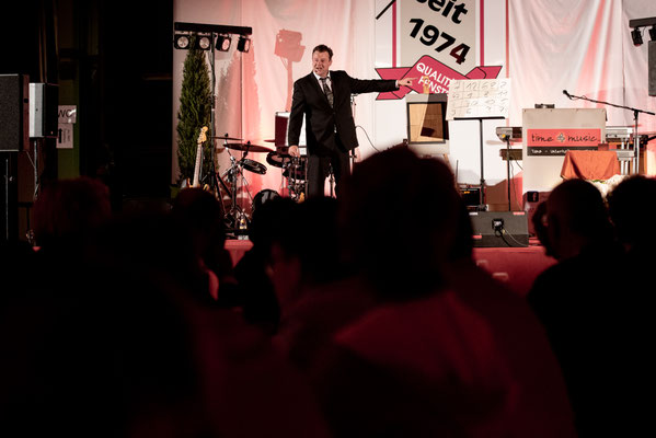 Zauberer Neunkirchen  zeigt Ihren Gästen kreativer Close-Up-Zauberei. Der Zauberer in Neunkirchen ist eine Größe in der Varieté-Szene. Er feierte Erfolge in renommierten Häusern. 