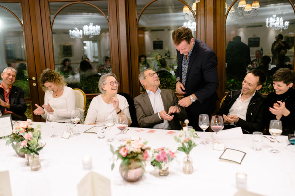 Zauberer in Freiburg am Breigau! Freiburger Hochzeitspaare und Sebastian Sener – umwerfend: Der Zauberer mit dem sonnigen Charme für die Stadt mit den schönsten Hochzeiten!