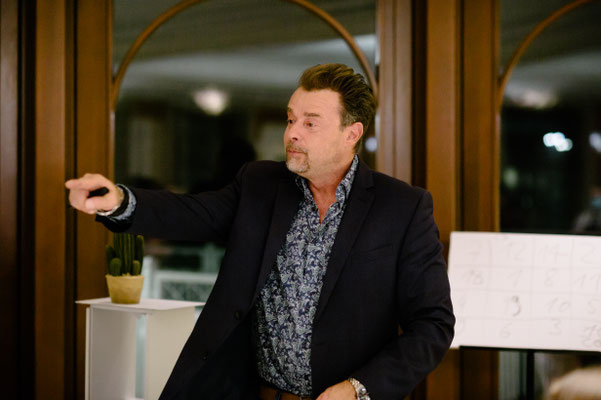 Zauberhafte Momente auf Sylt – Buchen Sie unseren Zauberkünstler für Ihre Feier und erleben Sie magische Unterhaltung bei Ihrer Geburtstagsfeier oder Hochzeit an einer traumhaften Location!