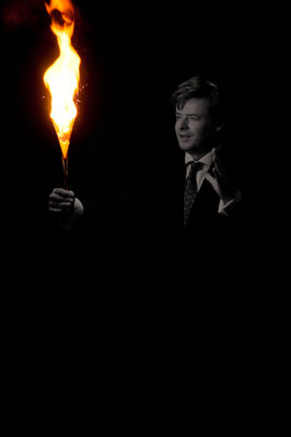 Zauberer in Weiterstadt ist ein audio-visuellen Approach vom Feinsten fügt er sich flexibel und professionell in Ihr Live-Programm ein und rückt Ihre Programmpunkte ins  richtige Zentrum.  