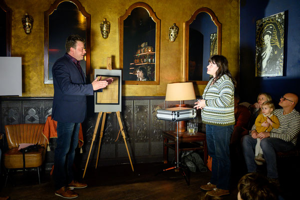 Zauberkünstler in Magdeburg für Ihre Feier gesucht? Ein Illusionskünstler verleiht Ihrer Firmenfeier oder Geburtstagsparty mit seiner magischen Show das gewisse Extra und sorgt für Begeisterung 🪄.