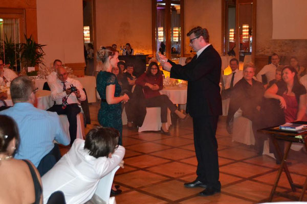 Zauberer / Magier in Friedrichshafen! Sebastian Sener – Der Entertainer mit Wunderklartext in Friedrichshafen.