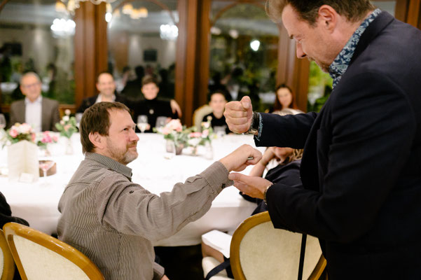 Von der Eröffnungsfeier eines neuen Restaurants bis hin zum eleganten Empfang im Hotel – mein Zauberprogramm setzt Akzente und sorgt für unvergessliche Momente!