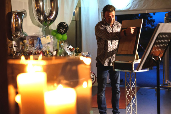 Magier / Mentalist in Leimen!! Sener knipst für Sie die Magiefeuer der verblüffendsten Zauberkunststücke und Mentalherausforderungen an – und Sie sind Empfänger. 