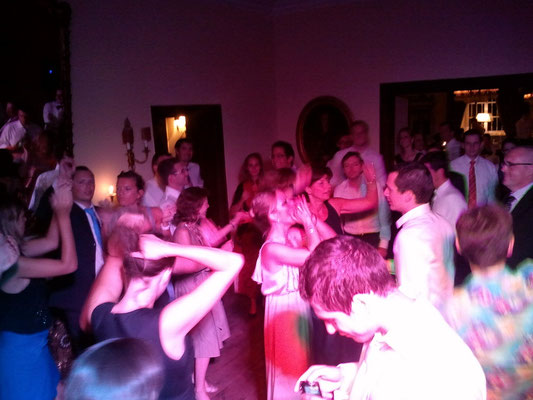 Hochzeitsparty - tolle Stimmung auf Schloss Auel in Lohmar