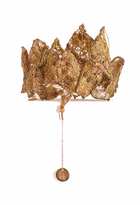 Coeur d'artichaut, dentelle au fuseaux, broderie, fils de métal, soie, lin, 2013