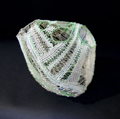 Fenouil en camisole, dentelle aux fuseaux, fils de métal et soie, 2018