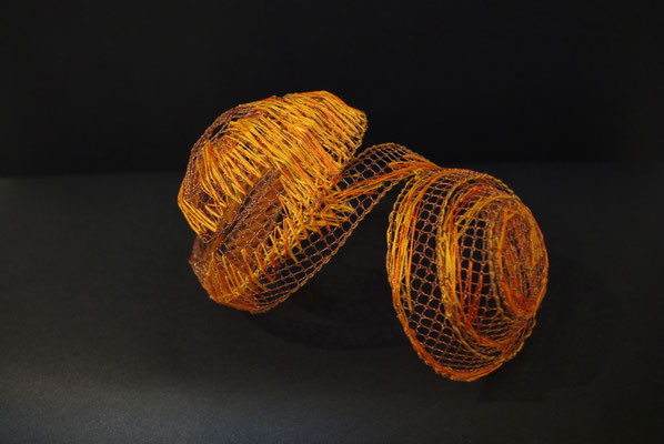 Peau d'orange, dentelle au fuseaux, fils de cuivre, broderie fils de soie, 2018