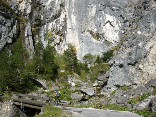 mit dem MTB im Bereich der "Öfen"