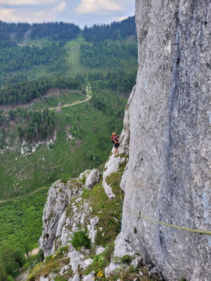 in der kurzen Platte der Quergangsseillänge (5.Sl)