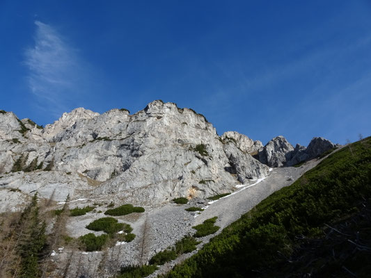 Blick zur Blasriegelwand, durch die der AS-Weg (5+) führt