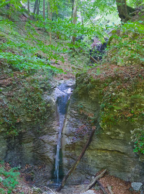 der 1. Wasserfall wird links umgangen