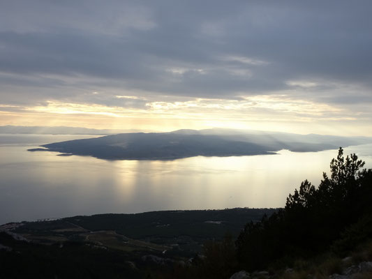 Blick zur Insel Brac