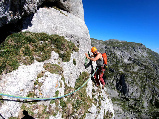 Quergang am Ende der 4. Seillänge