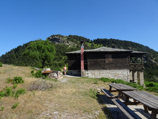 beim Abstieg kommt man an der Berghütte vorbei