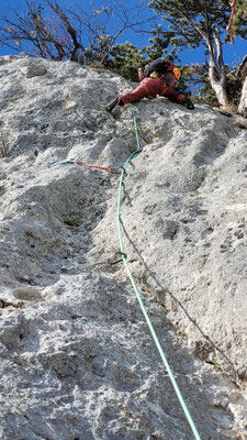 . . . und schöne Lochwand in der 10. Sl