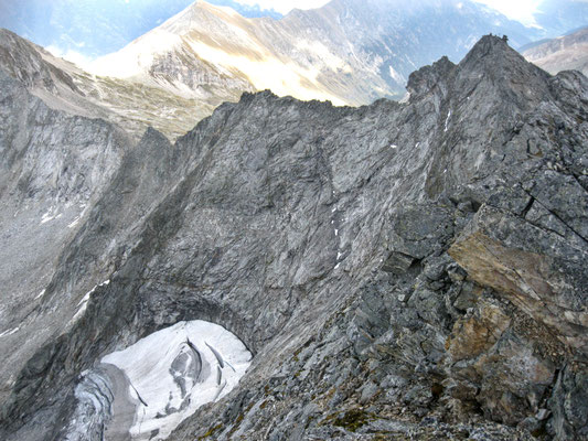 Blick vom Großen Hafner auf den Nordpfeiler des Kleinen Hafners und das Rotgüldenkees