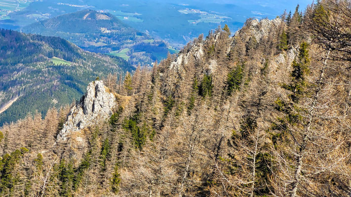von der Josefskapelle hat man einen guten Blick auf den Anstieg im Bereich des Zinken (links)