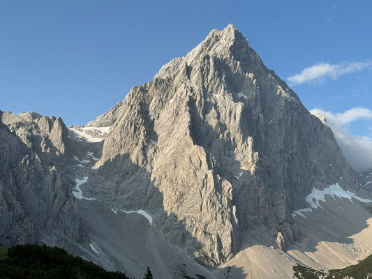 Blick zum Torstein mit der Windlegerscharte (links davon)