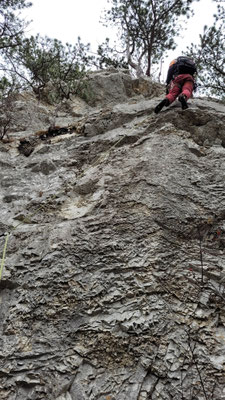 nach dem splittrigen Beginn der Seillänge im Mittelteil