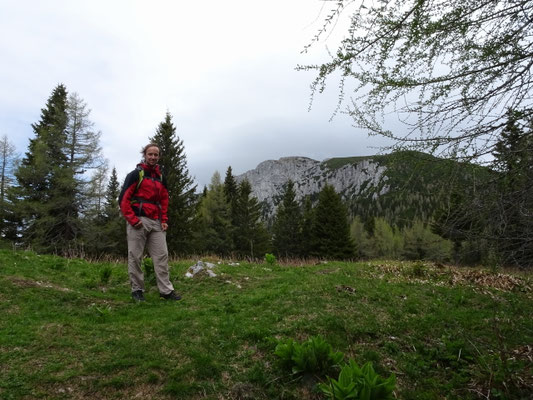 auf der Mala Peca, im Hintergrund der Kordeschkopf mit seiner Südwand