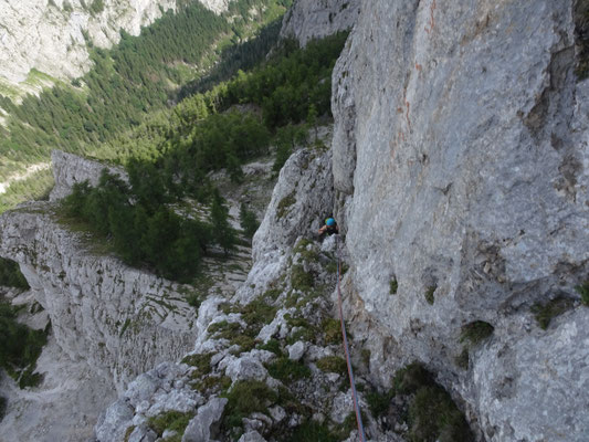 der Nachsteiger im kurzen, brüchigen Aufschwung (3. Sl)
