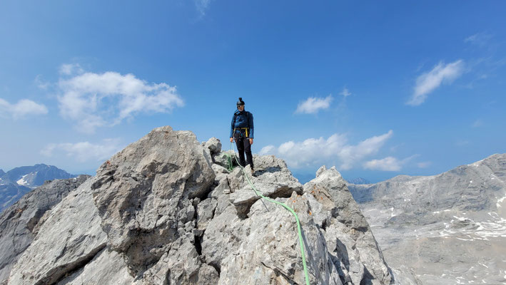 am Hauptgipfel des Eiskarlspitz (ca 2472m)