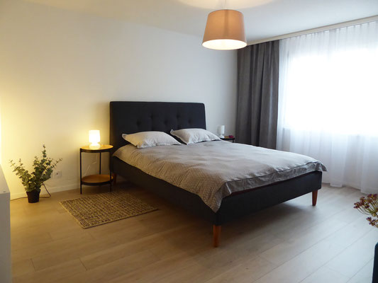 Schlafzimmer mit Doppelbett 160x210 cm