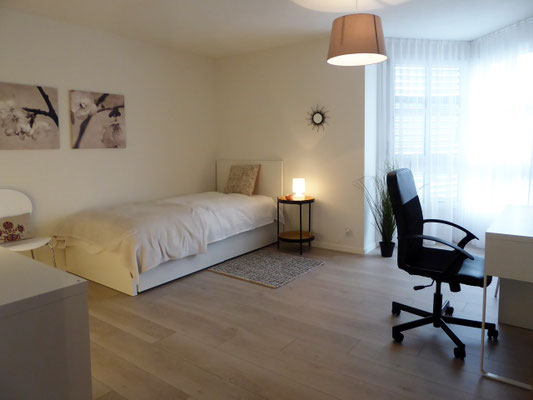Gästezimmer/Kinderzimmer mit Einzelbett 100x200 cm