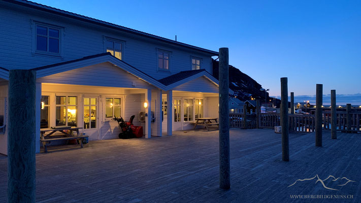 Abendstimmung auf der Terrasse in Mefjord..