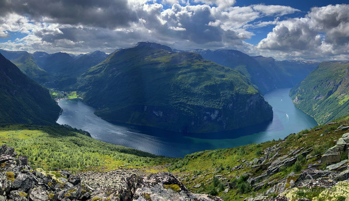 Fantastische Aussicht auf den Geirangerfjord