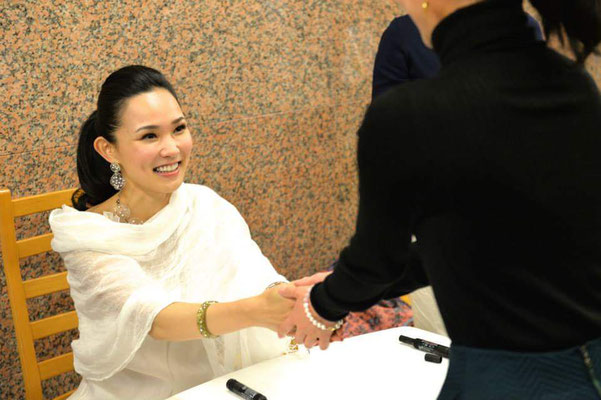 浅見帆帆子講演会in名古屋 あなたは絶対 運がいい 誰でも想い通りの人生を生きている Actual Me ページ 浅見帆帆子講演会in名古屋 あなたは絶対 運がいい 誰でも想い通りの人生を生きている Actual Me ページ