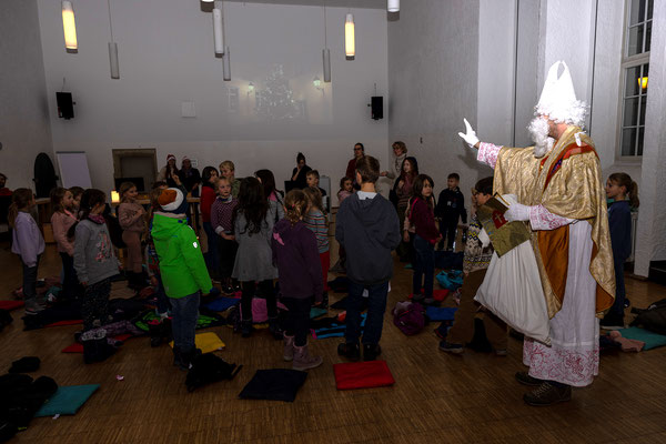 Adventsgeschichten im Schloss - Ein Angebot des SAF Kirchheim (Fachlehrerausbildung für musisch-technische Fächer) in Zusammenarbeit mit der Stadtbücherei Kirchheim