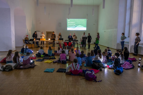 Adventsgeschichten im Schloss - Ein Angebot des SAF Kirchheim (Fachlehrerausbildung für musisch-technische Fächer) in Zusammenarbeit mit der Stadtbücherei Kirchheim