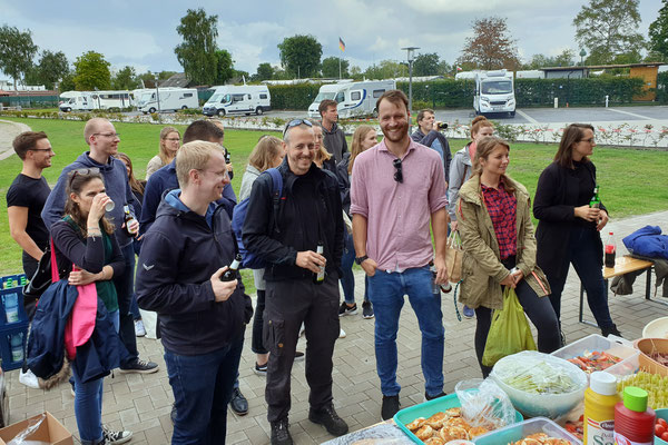 Beim Sommerfest gab es Gelegenheit für Gespräche - in ausgelassener Atmosphäre. Foto: Ulrichs