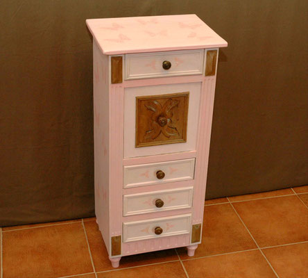VENDU chevet papillons dim: h 91 x L 42 x l 32.5 VENDU
