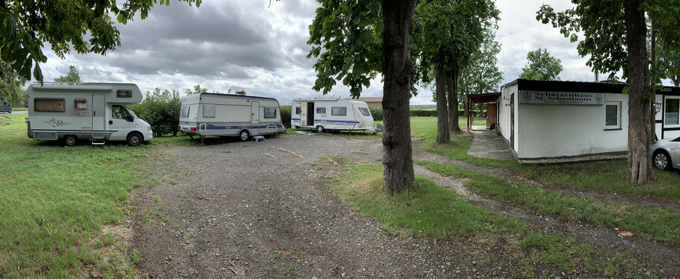 Am Workshop Wochenende wird erst einmal der Campingplatz eingerichtet.