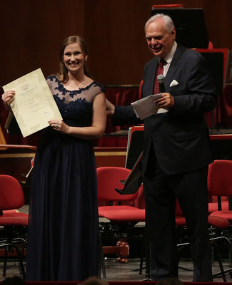 Überreichung Diploma mit Direktor Alexander Pereira, Teatro alla Scala 2016