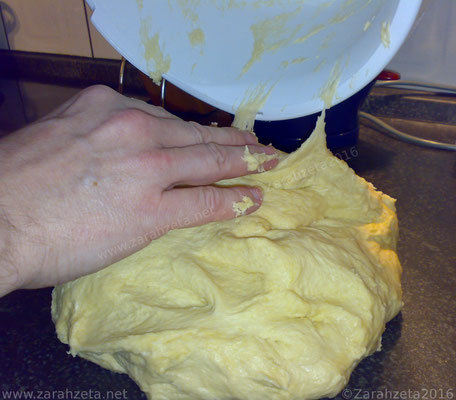 Alternativer Foodblog mit fertiger Brotteig