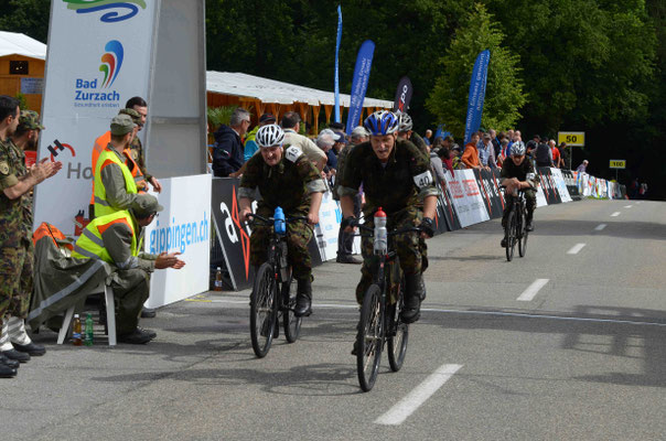 Andreas Steger (40) und Stefan Schlatter (15) gehen in die letzte Runde