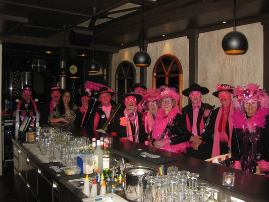 cnm Gruppenfoto in der Old House Bar