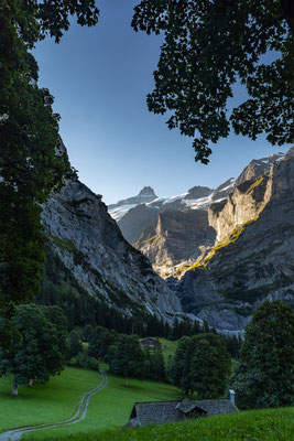 Ischbode Blick Richtung kleines Schreckhorn und Gletscher, momente-der-schoepfung.ch