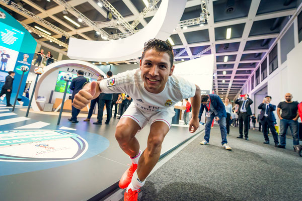 Fußball-Freestyler als Publikumsmagnet – Event-Entertainment mit hoher Anziehungskraft.