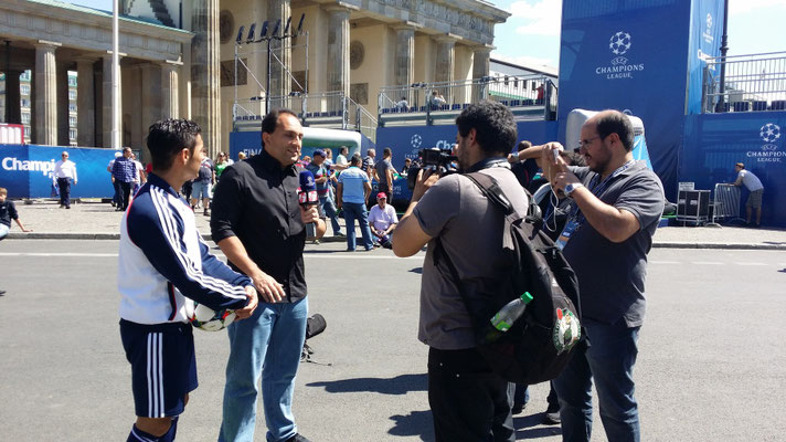 Saki im Interview mit Esporte Interativo Brasilien zum UEFA Champions League Finale 2015 in Berlin – Fußball-Freestyler im Gespräch über Technik, Kreativität und Fußball-Entertainment.