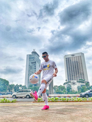 Asien Shooting Saki Freestyler Film Produktion Sport Fussball Wettanbieter Sportwetten