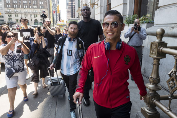 Ronaldo Lookalike Saki unterwegs in New York – Medienmoment bei FOX Sports WM 2018 USA Trip